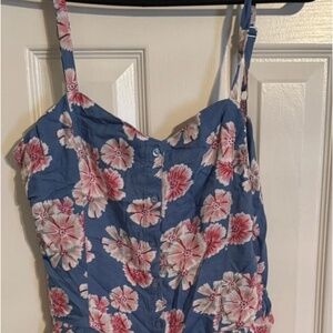 Levi’s Blue Button Dress Pink Flowers Pockets Adjustable Strap Size Medium New